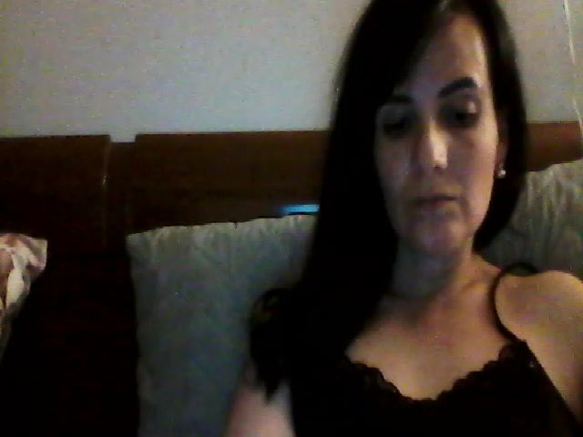 Live sex webcam photo for isabellazee2 #273800239