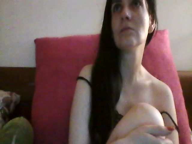 Live sex webcam photo for isabellazee2 #273806602
