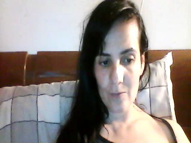 Live sex webcam photo for isabellazee2 #274233822