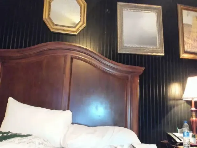 Live sex webcam photo for jaimees_room #272143860