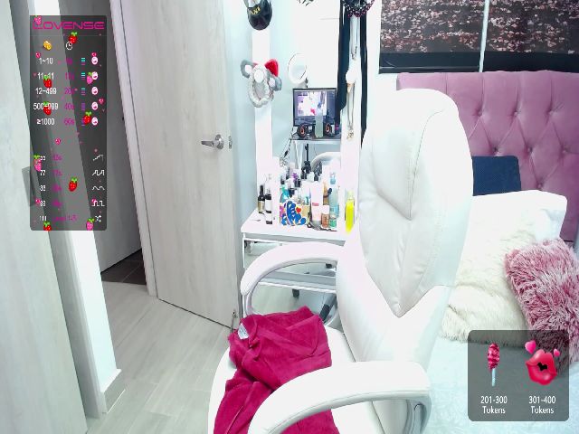 Live sex webcam photo for jessikplayhot #272853256