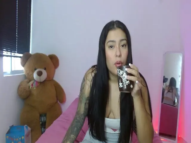 Live sex webcam photo for julylopez2x #274301455