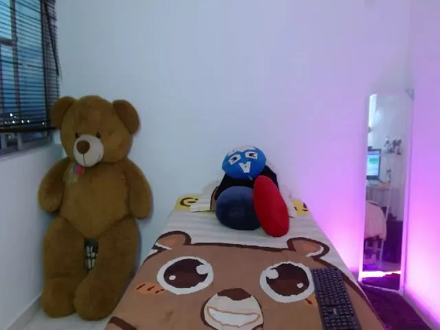 Live sex webcam photo for julylopez2x #274487034