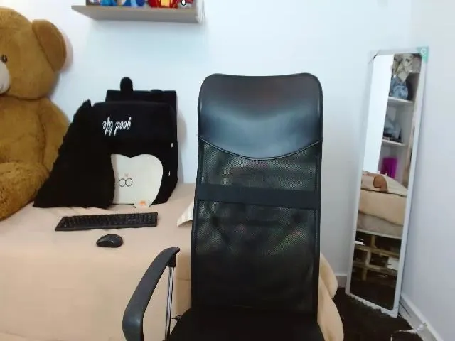 Live sex webcam photo for julylopez2x #274537081