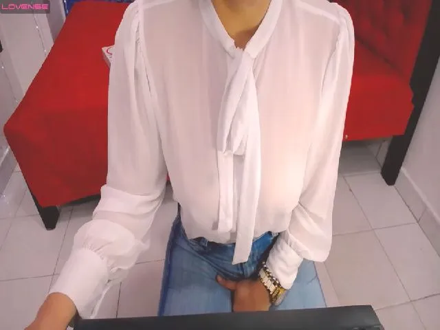 Live sex webcam photo for juwel_moom #273205562