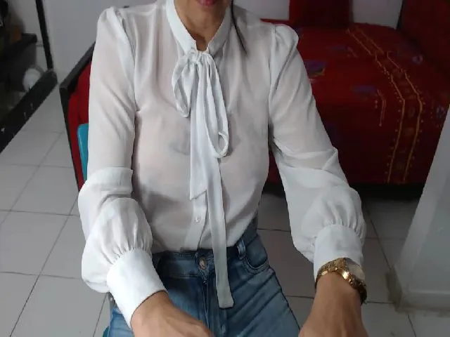Live sex webcam photo for juwel_moom #273798392
