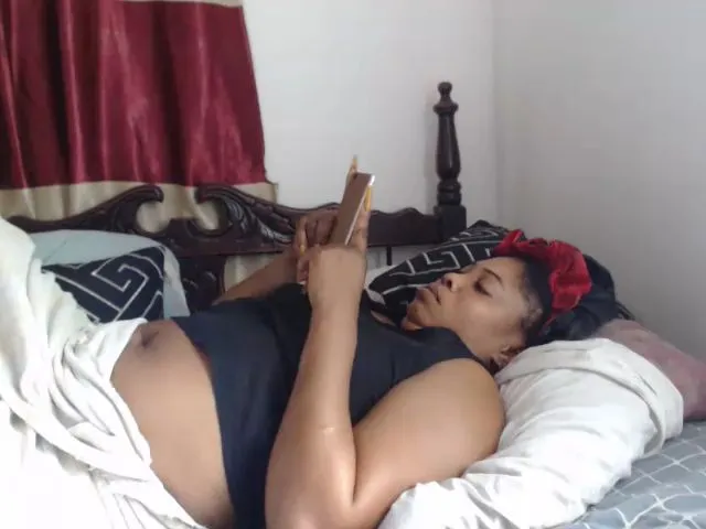 Live sex webcam photo for kandikae1 #273580980