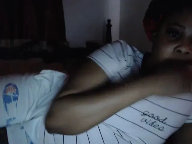 Live sex webcam photo for kandikae1 #273636637