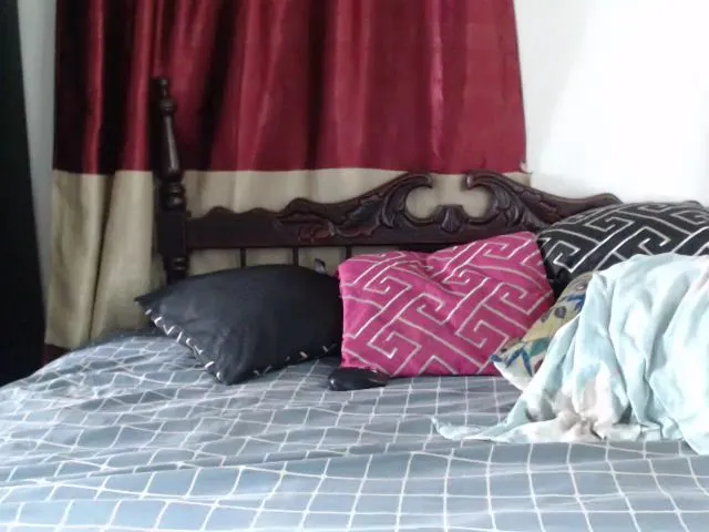 Live sex webcam photo for kandikae1 #273943273