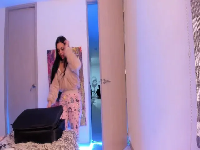 Live sex webcam photo for kas__ #272560213