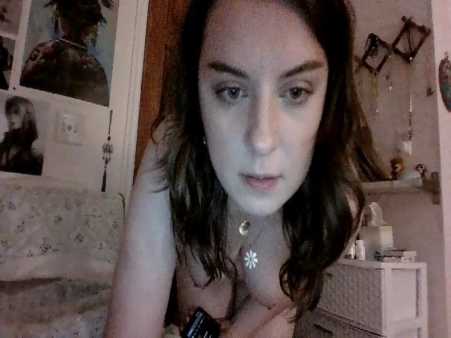 Live sex webcam photo for katiecat123 #274207613