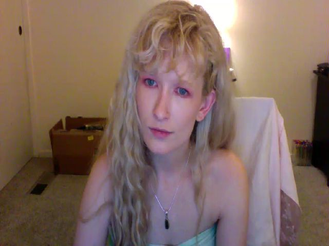 Live sex webcam photo for kissmecherry #273242953