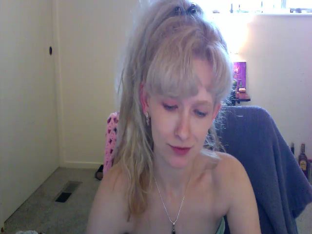 Live sex webcam photo for kissmecherry #273339114