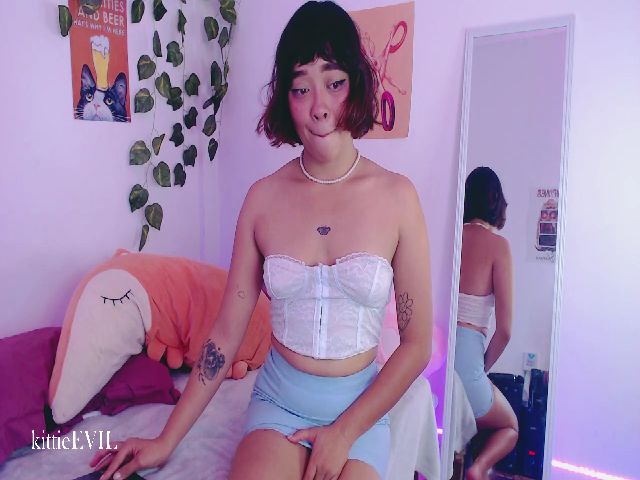 Live sex webcam photo for kittieEVIL #271999234