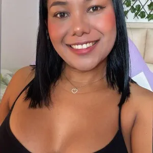 Live sex webcam photo for kyleesophia #292758359