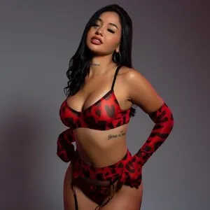 Live sex webcam photo for kylie__ #292761746