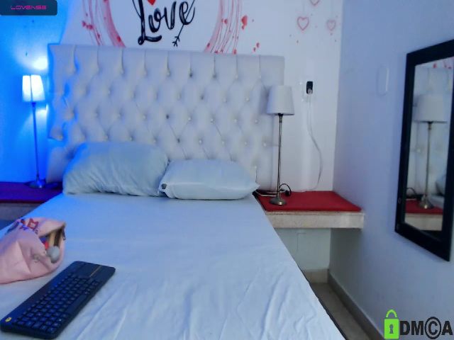 Live sex webcam photo for lanaturner_ #287887881