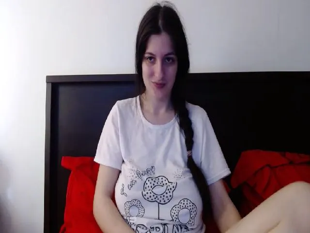 Live sex webcam photo for larakitie #272940385
