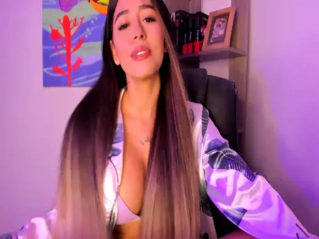 Live sex webcam photo for latina_violet #272615109