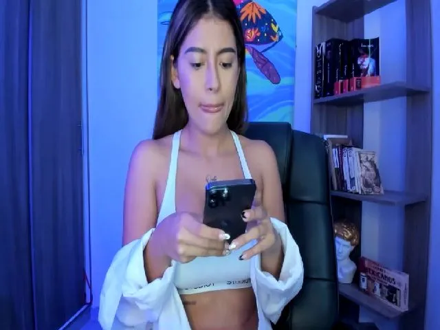 Live sex webcam photo for latina_violet #273108177