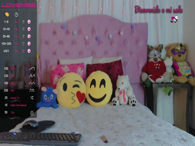 Live sex webcam photo for lauren_saray #272289440
