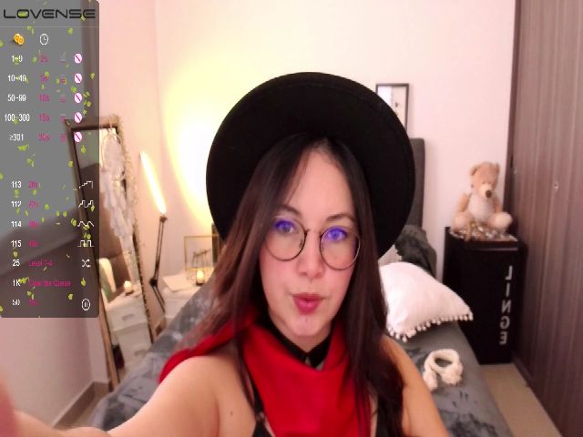 Live sex webcam photo for laurent_swan1 #272853246