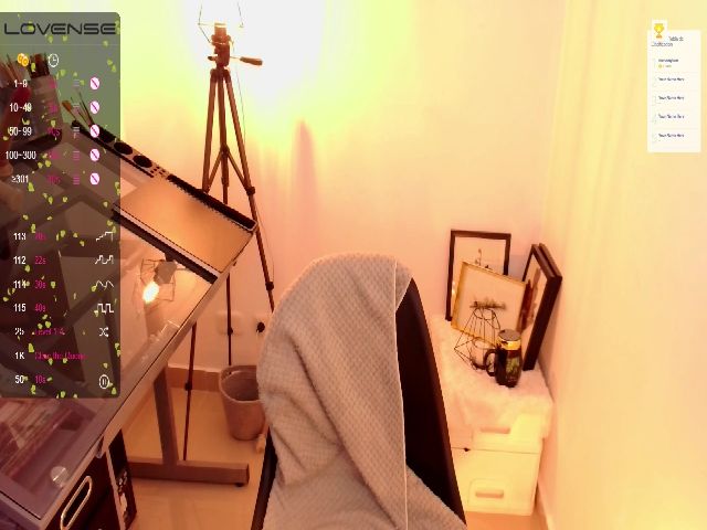 Live sex webcam photo for laurent_swan1 #272942821