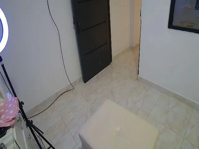 Live sex webcam photo for lawcam_ #272585772