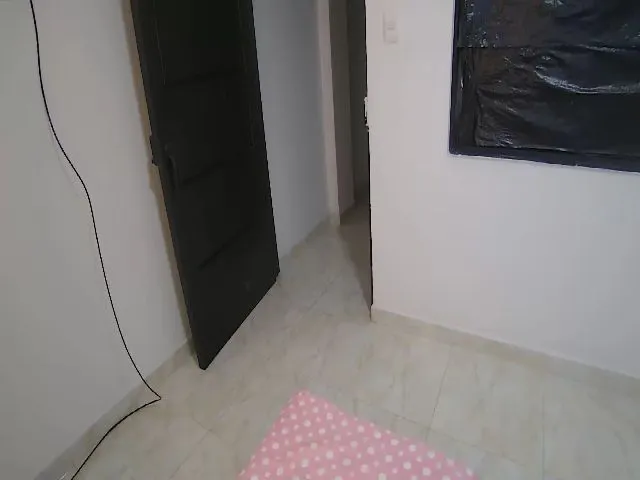 Live sex webcam photo for lawcam_ #272636218