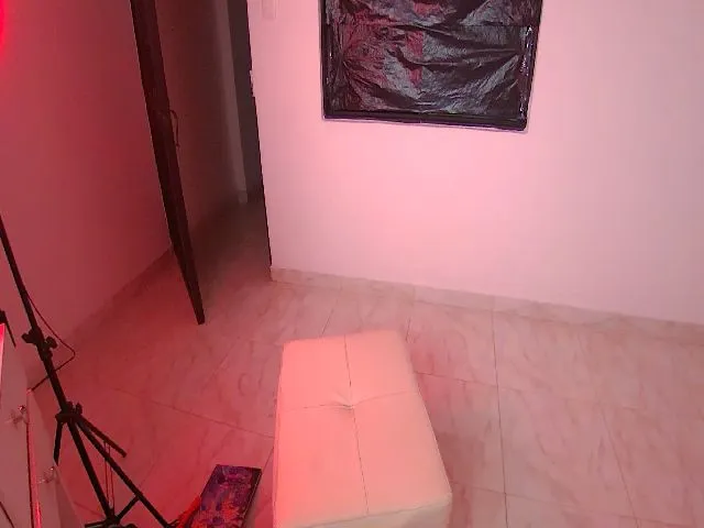 Live sex webcam photo for lawcam_ #272682357