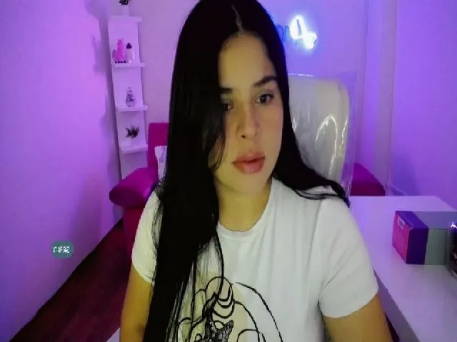 Live sex webcam photo for lexiie_grey #272066979