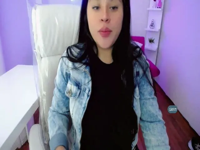 Live sex webcam photo for lexiie_grey #272293472