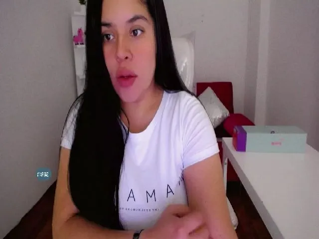 Live sex webcam photo for lexiie_grey #272371030