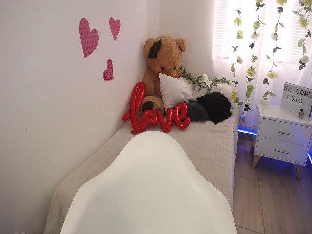 Live sex webcam photo for liee_sonder #273411306