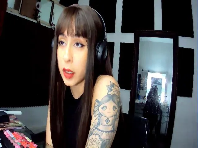 Live sex webcam photo for lilmessybabyy #273468456