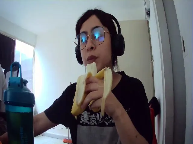 Live sex webcam photo for lilmessybabyy #273506901