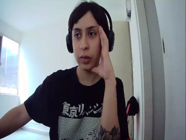 Live sex webcam photo for lilmessybabyy #273507126