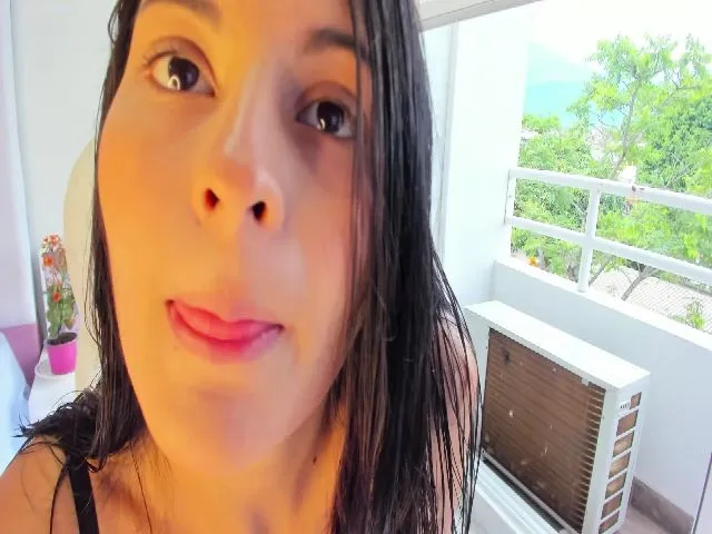 Live sex webcam photo for lina_castillo #272073163