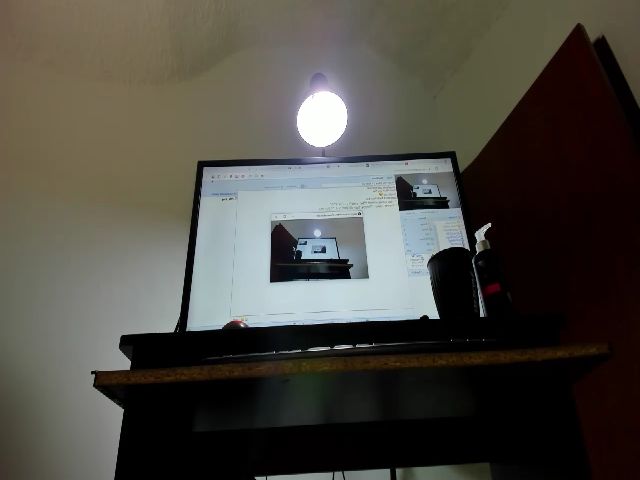 Live sex webcam photo for little_emy #273278399