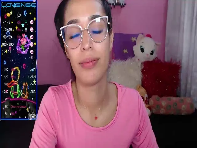 Live sex webcam photo for little_foxy92 #273710269