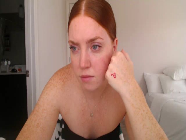 Live sex webcam photo for littlered6996 #274385378