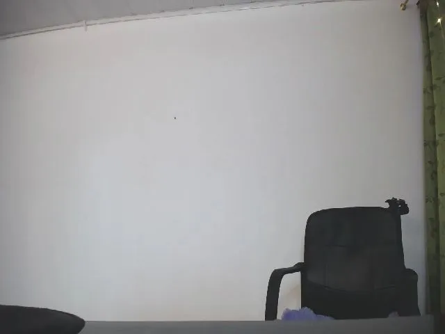 Live sex webcam photo for loli_love19 #272258972