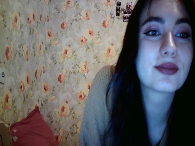 Live sex webcam photo for lolly_hollyy #272137105