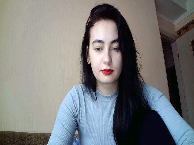 Live sex webcam photo for lolly_hollyy #272265368