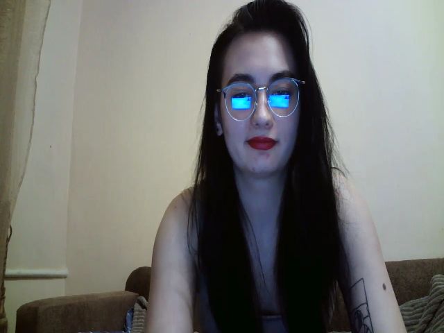 Live sex webcam photo for lolly_hollyy #272402545