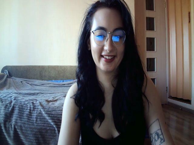 Live sex webcam photo for lolly_hollyy #272408749