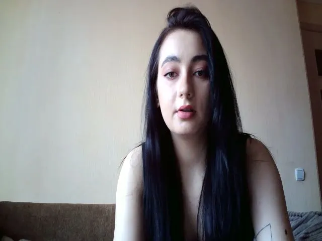 Live sex webcam photo for lolly_hollyy #272524998