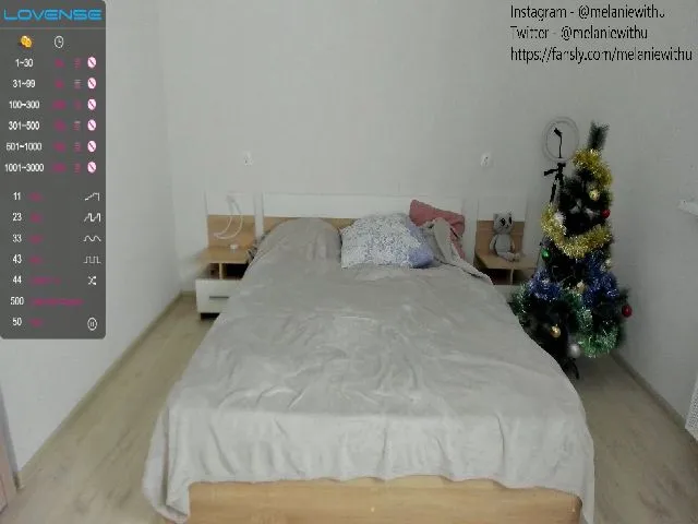 Live sex webcam photo for melaniewithu #271890906