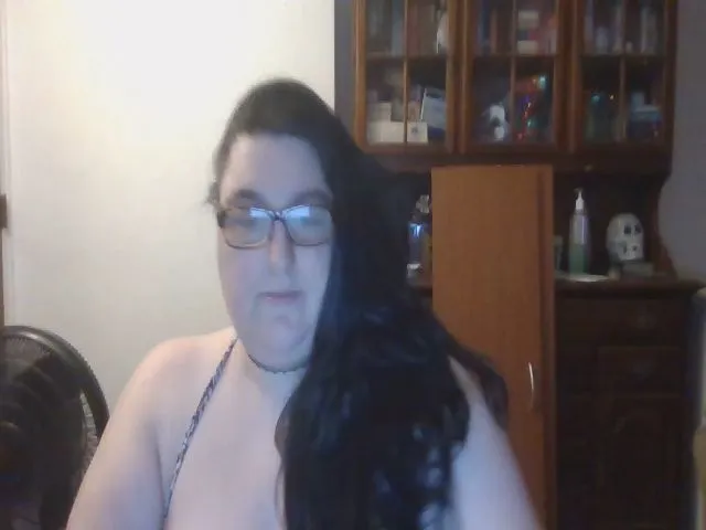 Live sex webcam photo for metalchick420 #271882580