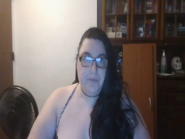 Live sex webcam photo for metalchick420 #271882617